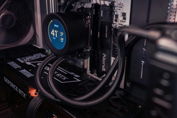 How Can UK Tech Companies Leverage the Internet for Global Expansion?